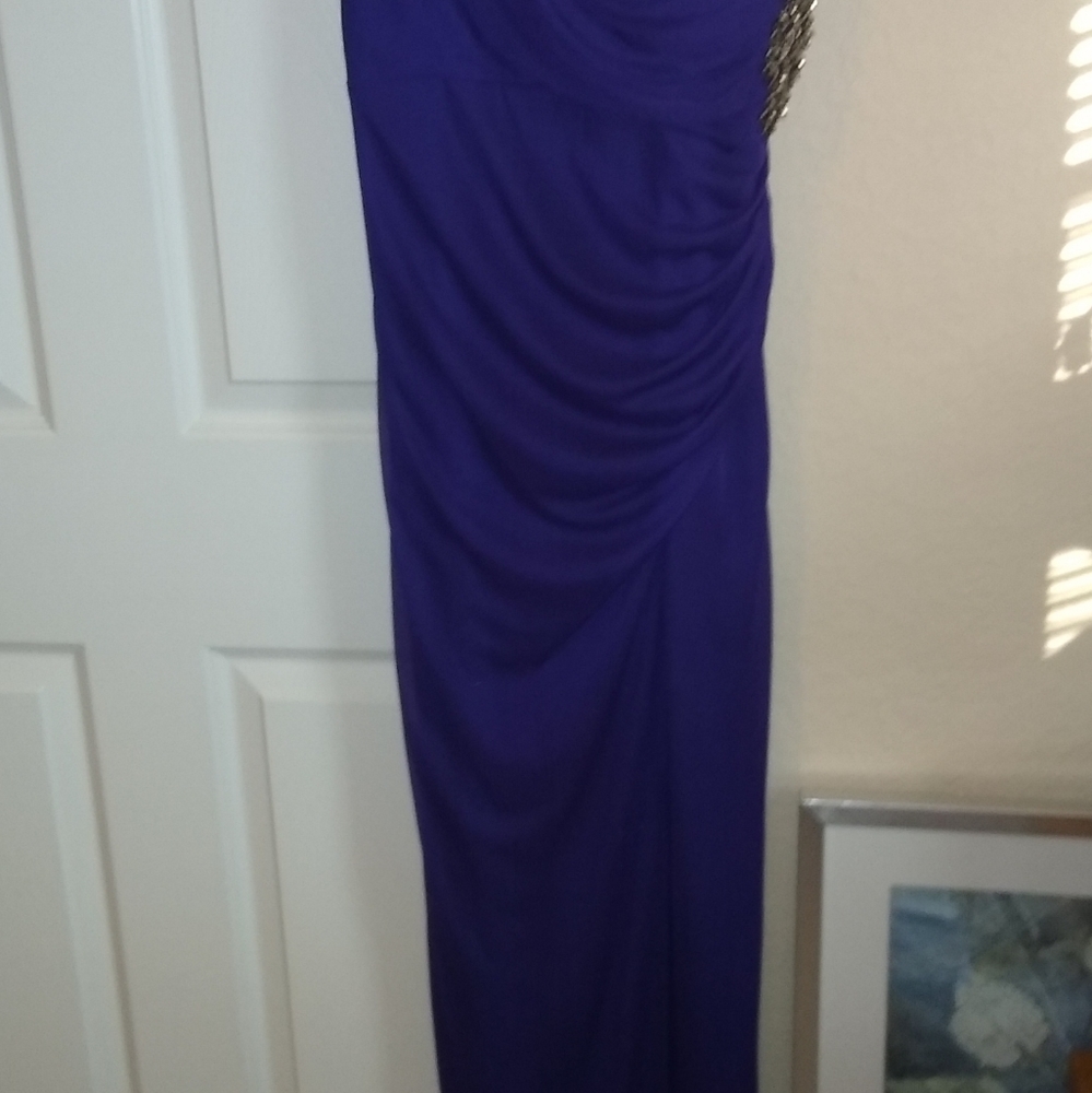 One shoulder elegant blue gown